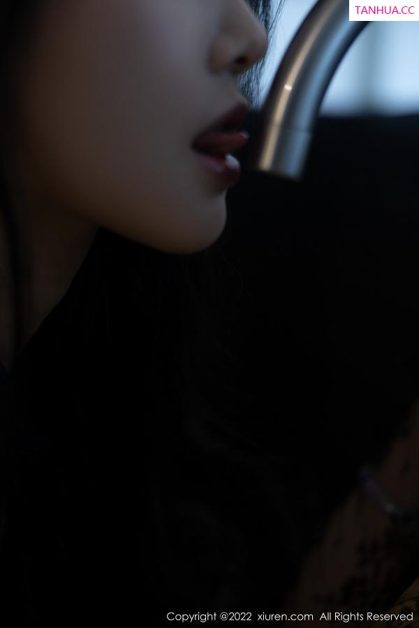   [XiuRen]高清写真图 2022.11.16 No.5864 苏苏阿 情趣服美腿第22张图片